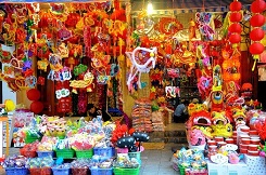 Cha mẹ cực cảnh giác với những loại đồ chơi nguy hiểm vào dịp tết Trung Thu