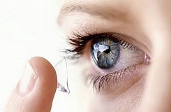 Có thể bị mù khi sử dụng kính áp tròng giả, kém chất lượng 