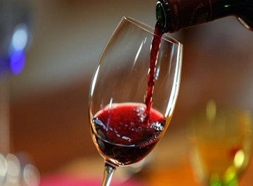 Ruou vang lam gia sieu toc voi gia sieu re dip tet 2019